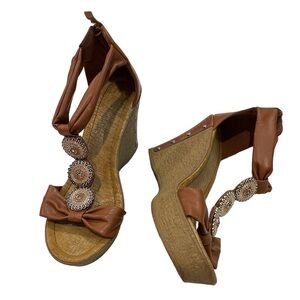 Pegaxandra Wedged Sandals